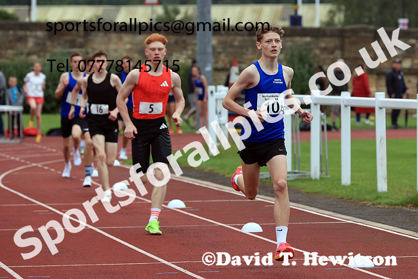 Boys 800 metres, 2025 Northumberland Schools Track and Fields, Wentworth, Hexham. Photo: David T. Hewitson/Sports for All Pics